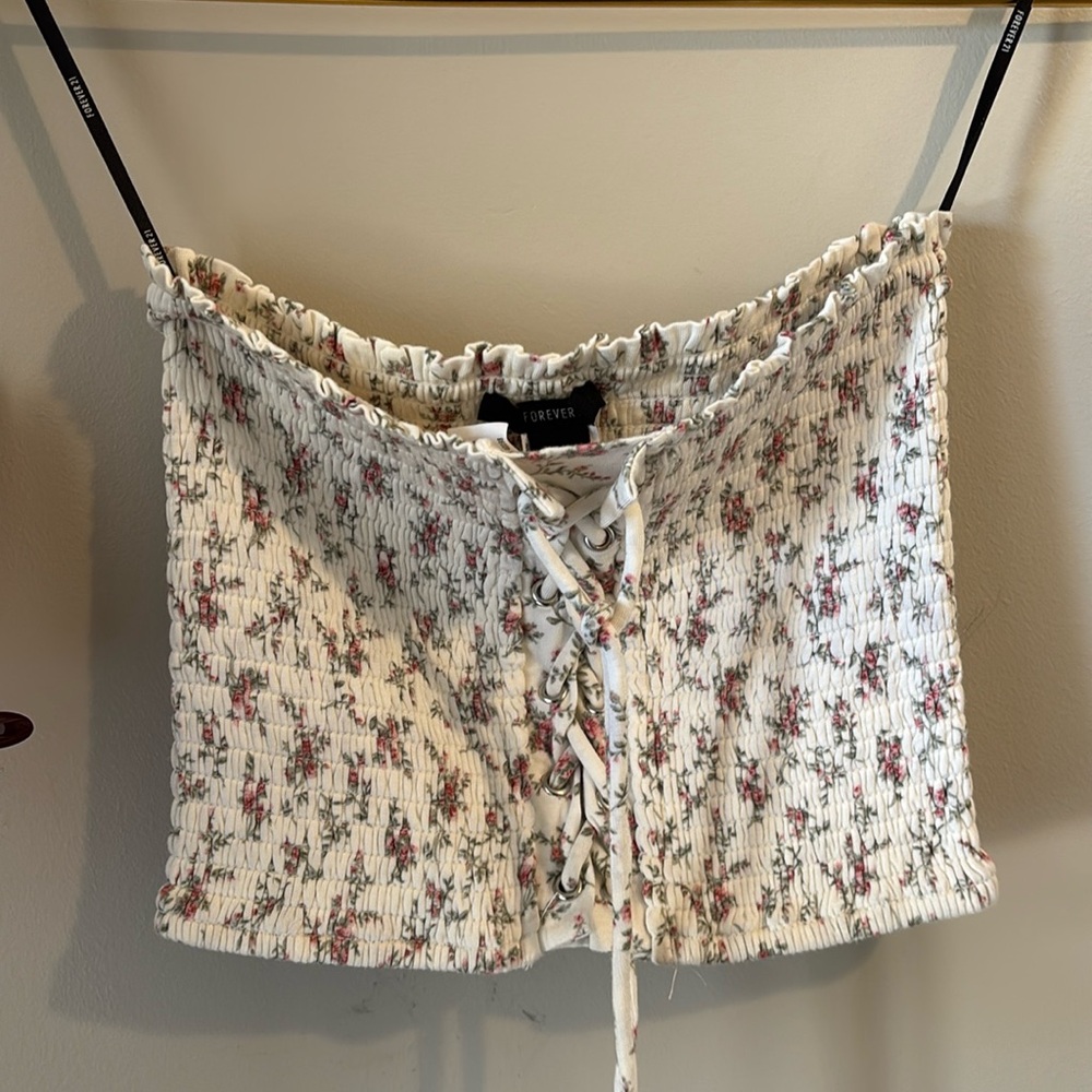 FLORAL CROP TOP, IN MEDIUM ( but runs small), NEW